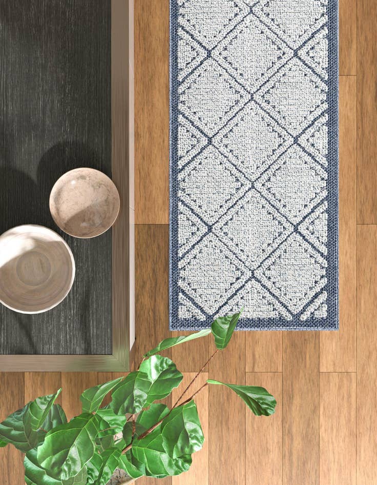 Detail image of  2' x 8'  Washable Lattice Indoor / Outdoor Runner Rug