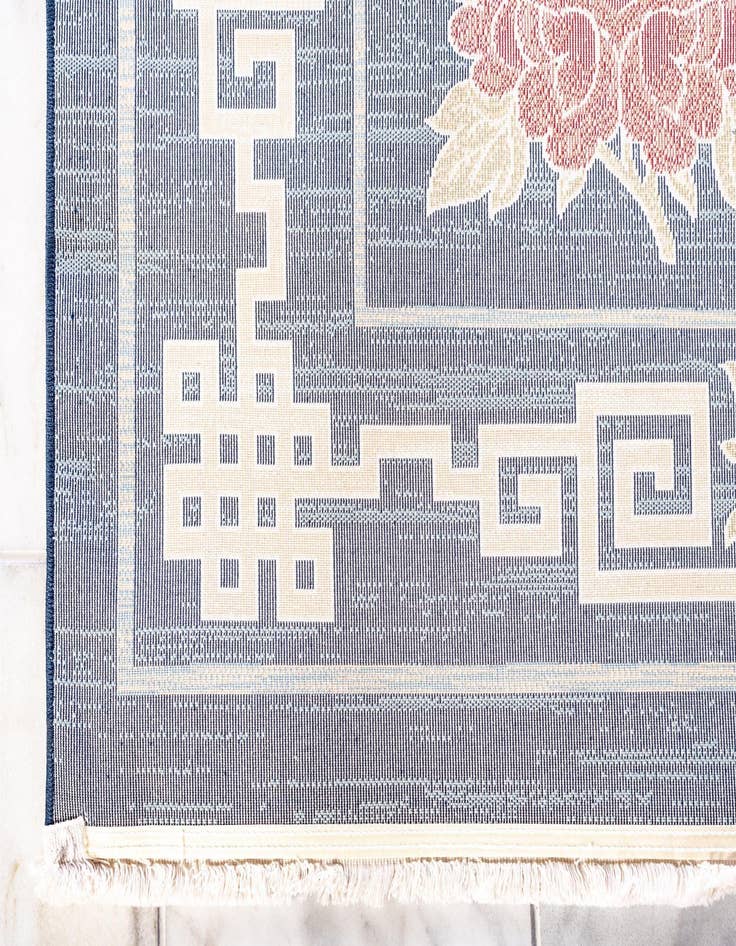 Detail image of 2' 7 x 10' Pao Tou Runner Rug
