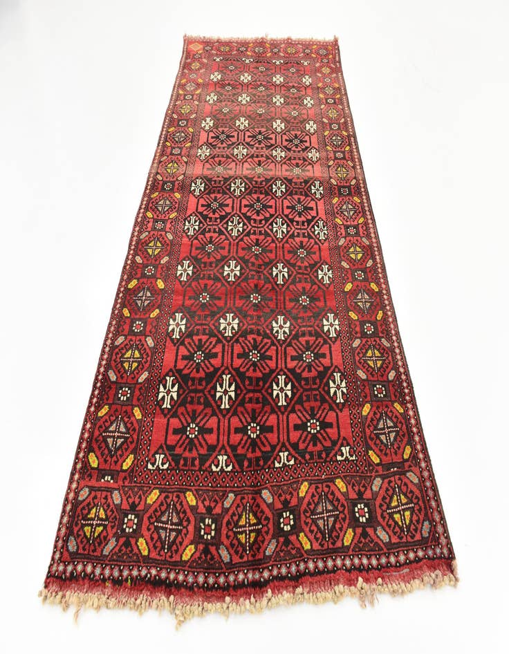 Detail image of  4' 10 x 9' 10  Hand Knotted Shiraz Persian Wool Runner Rug