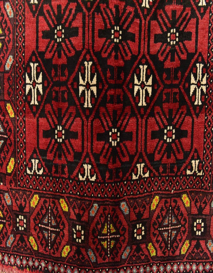 Detail image of  4' 10 x 9' 10  Hand Knotted Shiraz Persian Wool Runner Rug