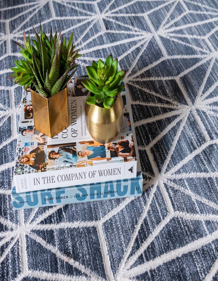 Detail image of Jill Zarin 2' 7 x 8' Uptown Fifth Avenue Runner Rug