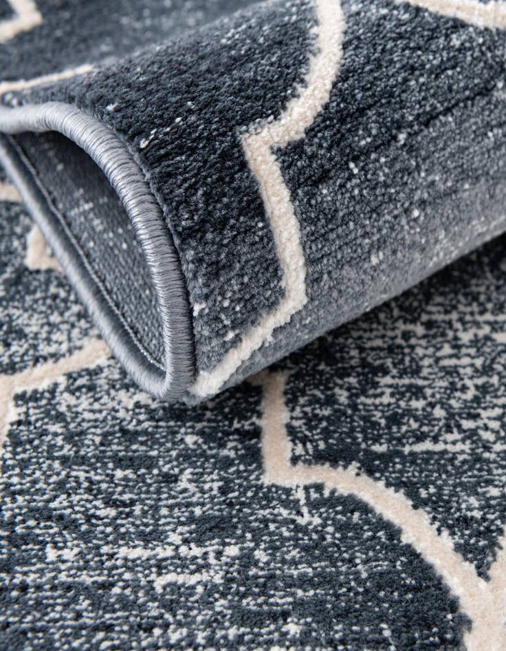 Detail image of Jill Zarin 2' 2 x 6' Uptown Lincoln Center Runner Rug