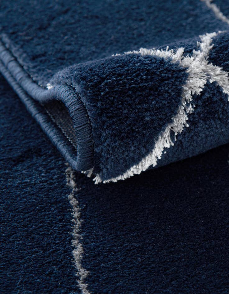 Detail image of  5' 3 x 8'  Marilyn Monroe&trade; Glam Trellis Oval Rug