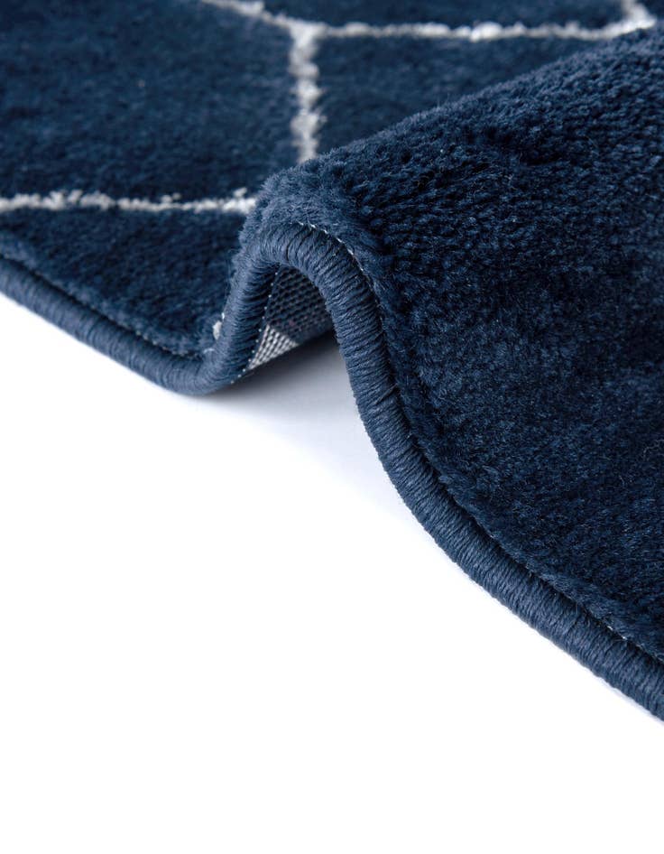 Detail image of  5' 3 x 8'  Marilyn Monroe&trade; Glam Trellis Oval Rug