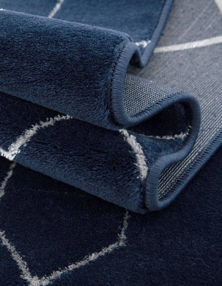 Detail image of  5' 3 x 8'  Marilyn Monroe&trade; Glam Trellis Oval Rug