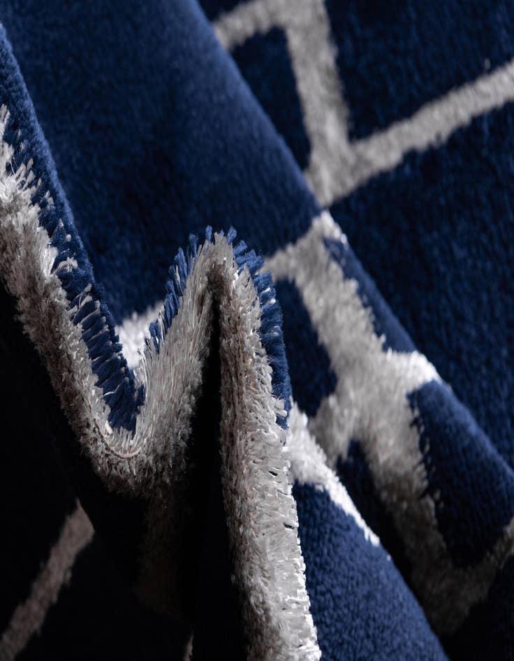 Detail image of  4' x 6'  Marilyn Monroe&trade; Glam Deco Rug