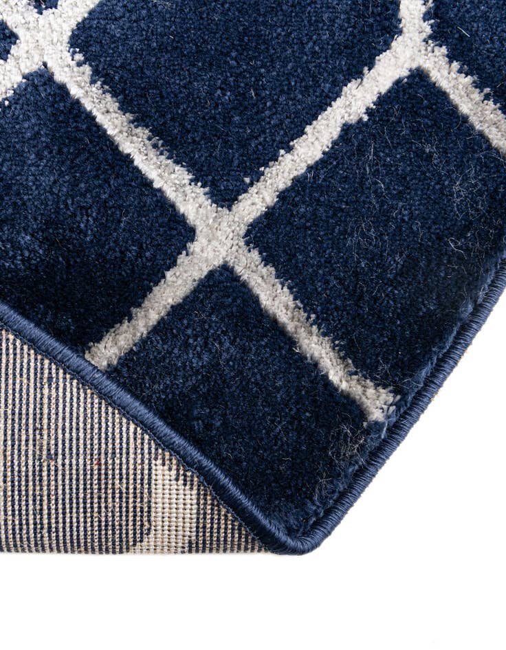 Detail image of  3' x 3'  Marilyn Monroe&trade; Glam Trellis Round Rug