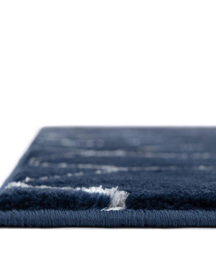 Detail image of  7' 10 x 7' 10  Marilyn Monroe™ Glam Trellis Square Rug