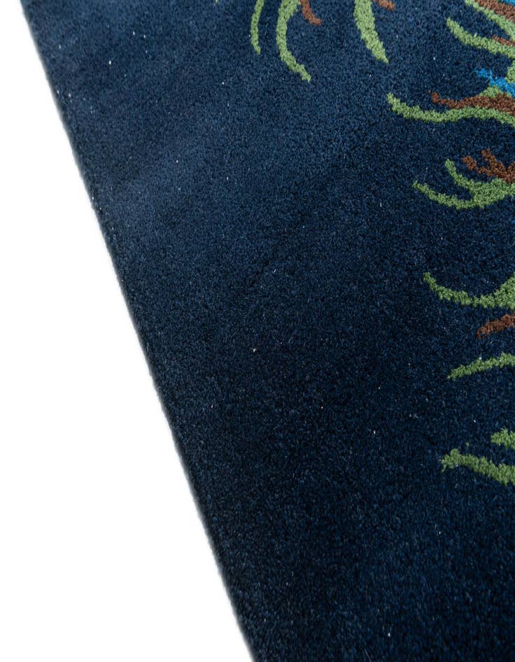 Detail image of  7' 6 x 7' 7 Agra Square Rug