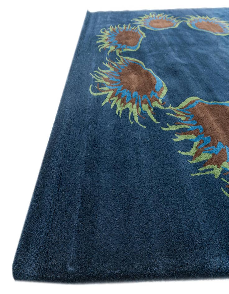 Detail image of  7' 6 x 7' 7 Agra Square Rug