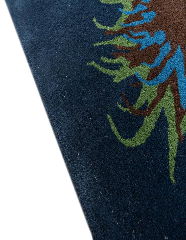 Detail image of  7' 6 x 7' 7 Agra Square Rug