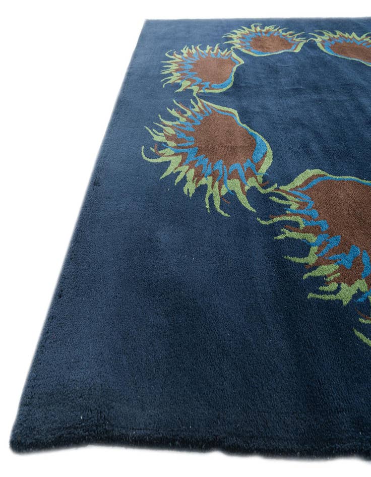 Detail image of  7' 7 x 7' 7 Agra Square Rug