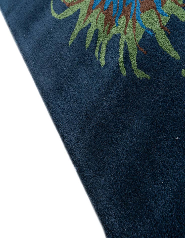 Detail image of  7' 6 x 7' 7 Agra Square Rug