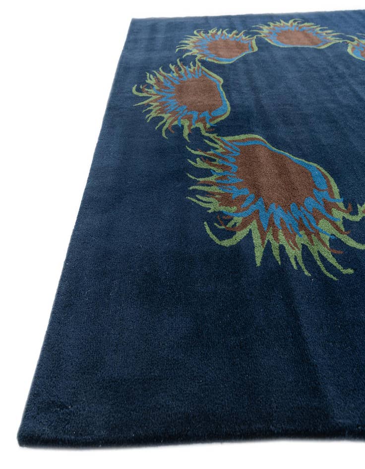 Detail image of  7' 7 x 7' 7 Agra Square Rug