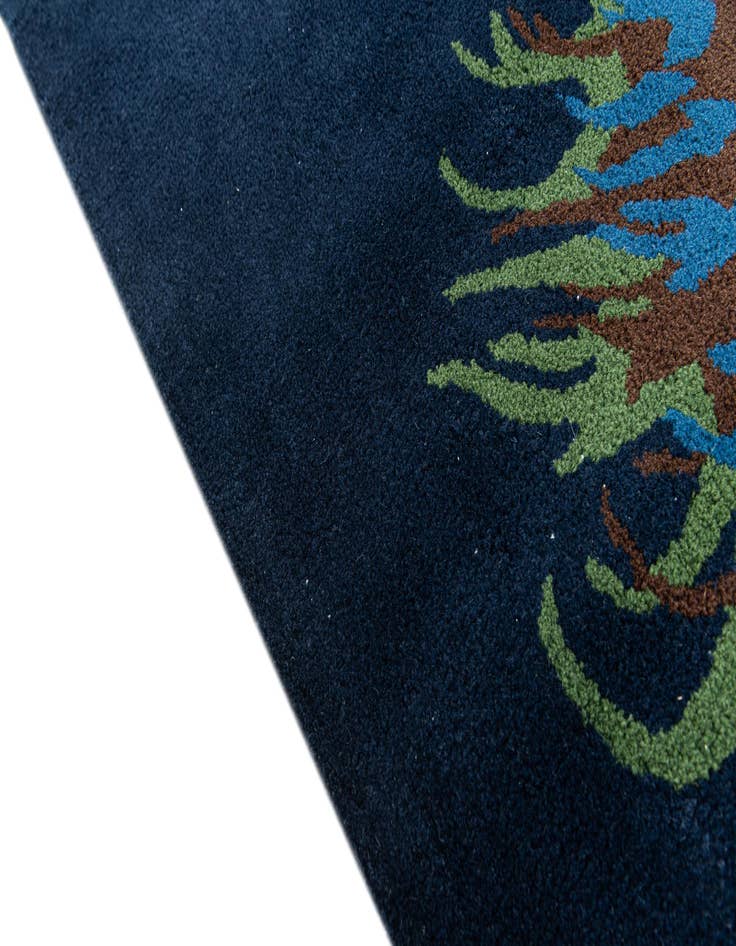 Detail image of  7' 7 x 7' 7 Agra Square Rug