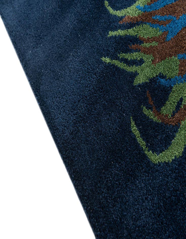 Detail image of  7' 6 x 7' 7 Agra Square Rug