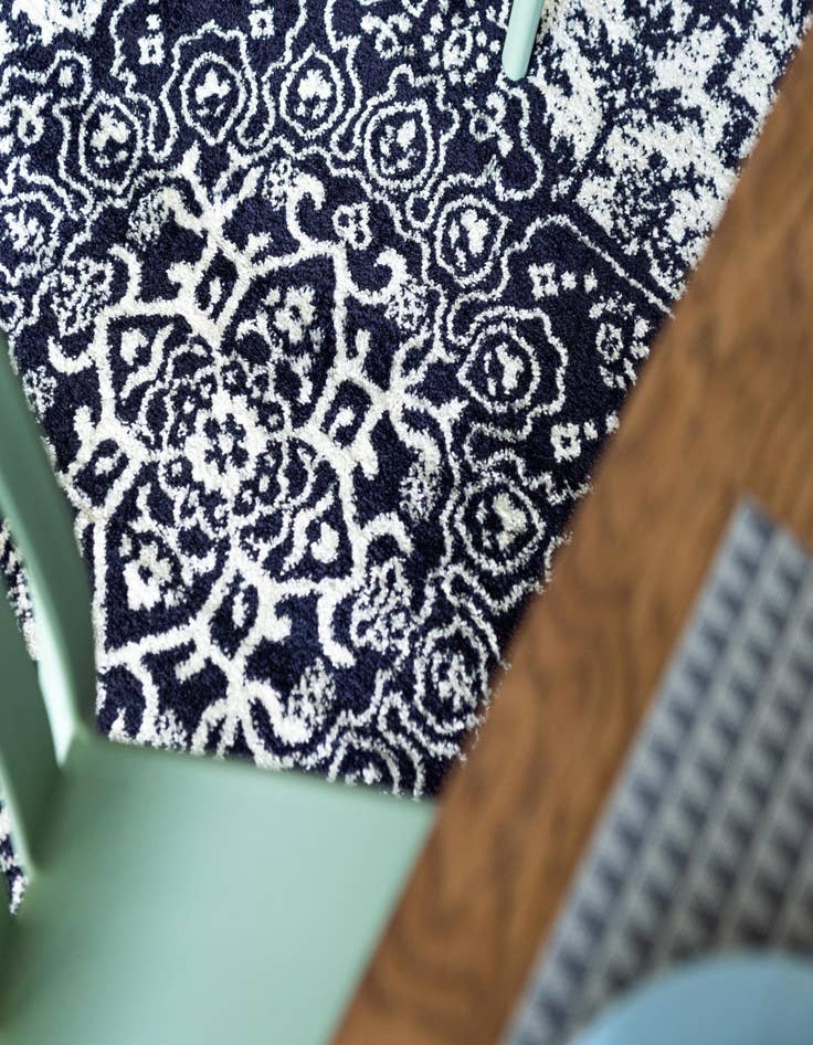 Detail image of  5' 3 x 5' 3 Arlington Square Rug