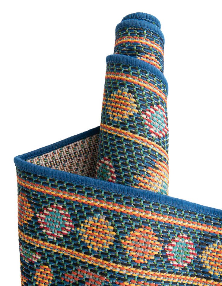 Detail image of  7' 10 x 7' 10  Washable Baja Indoor / Outdoor Square Rug