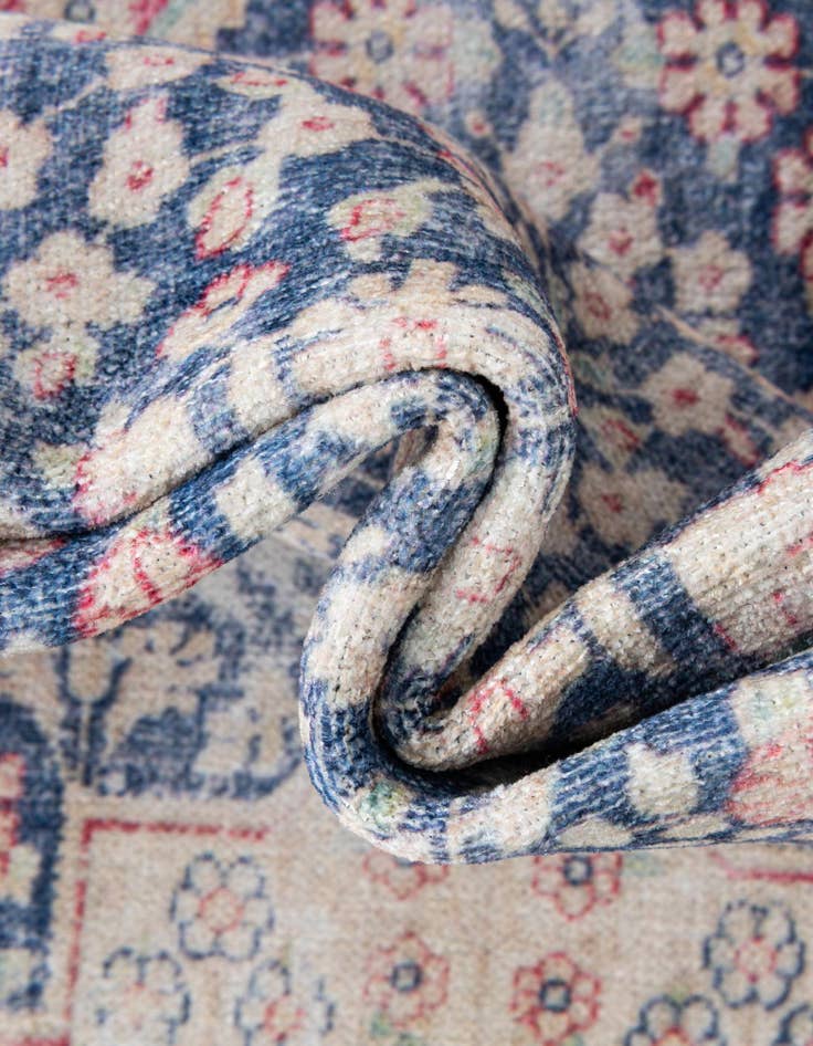 Detail image of  7' 9 x 7' 9 Boutique Square Rug