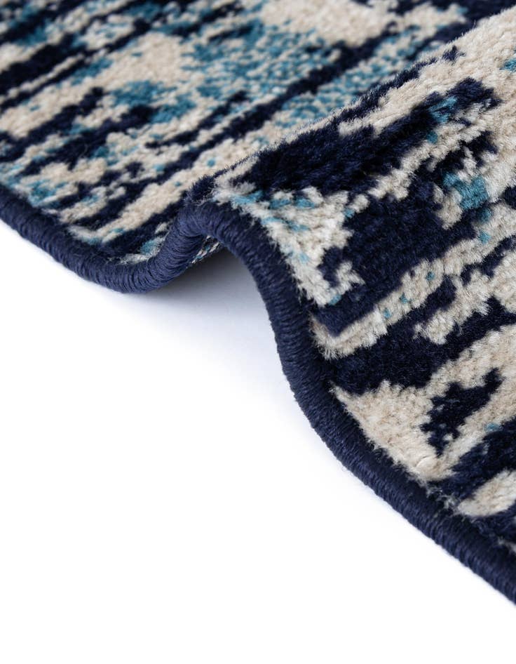 Detail image of  7' 10 x 7' 10 Laguna Square Rug