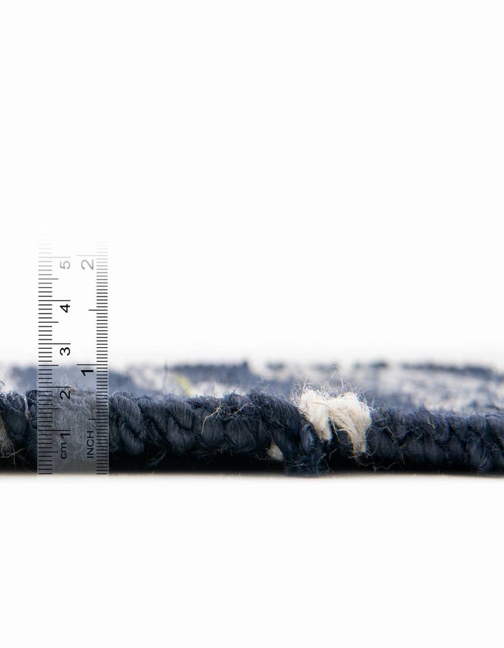 Detail image of  10' x 10'  Hand Woven Lariat Square Rug