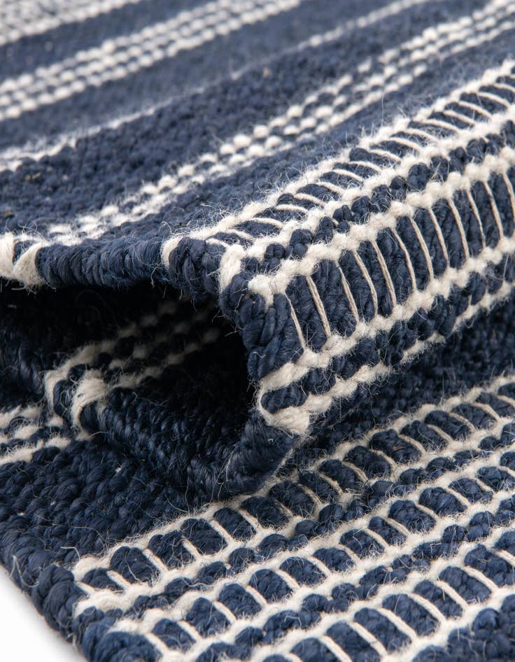 Detail image of  10' x 10'  Hand Woven Lariat Square Rug