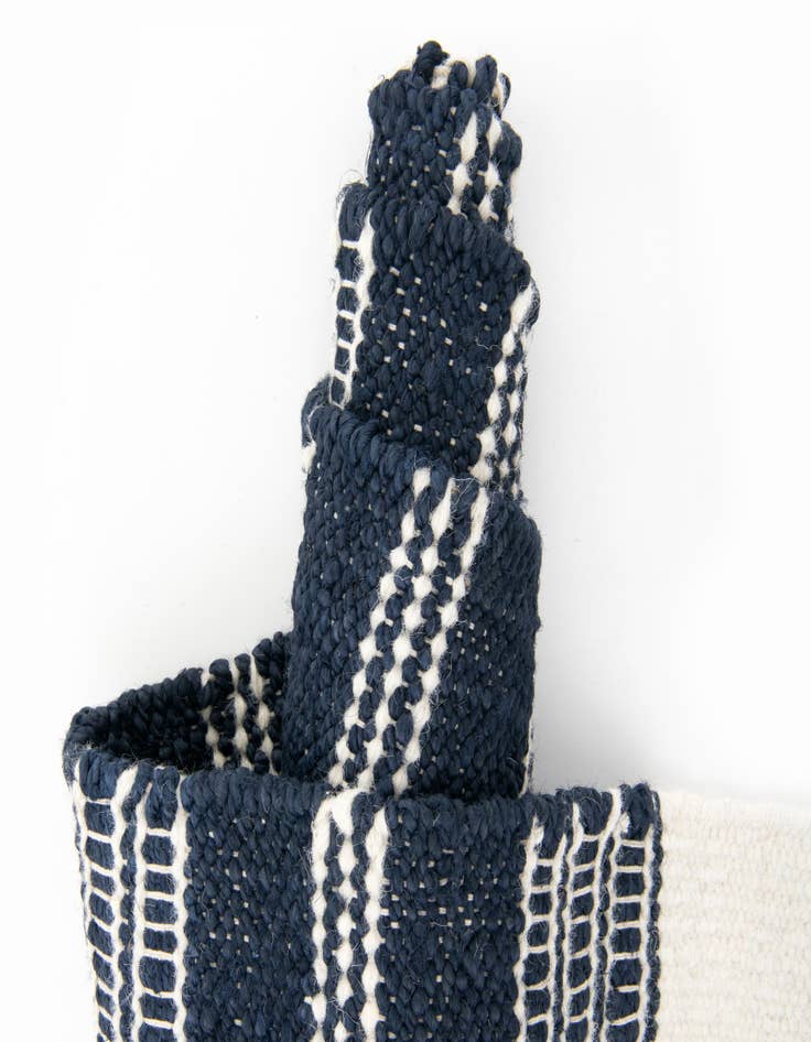 Detail image of  10' x 10'  Hand Woven Lariat Square Rug