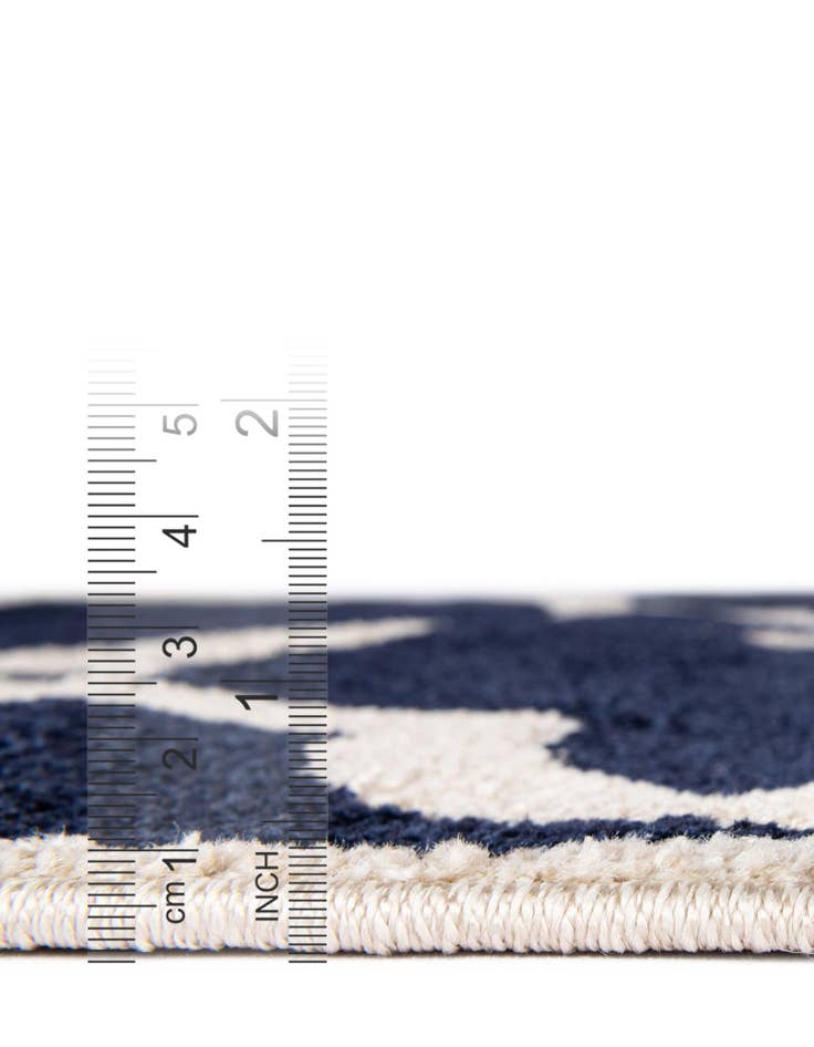 Detail image of  7' 10 x 7' 10 Lattice Square Rug