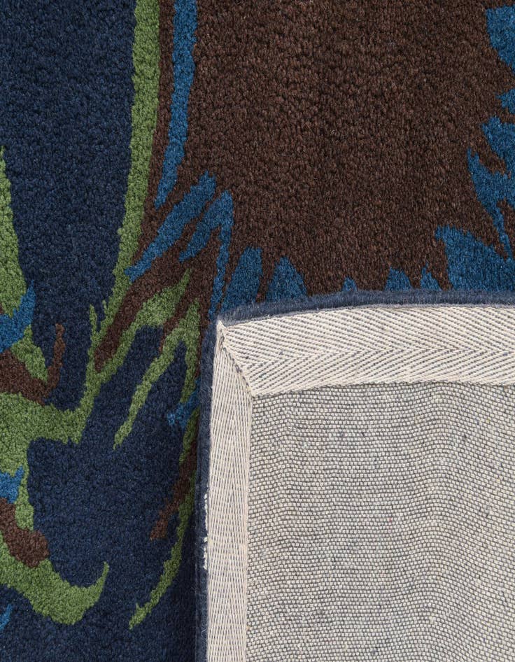 Detail image of  7' 5 x 7' 6 Luna Square Rug