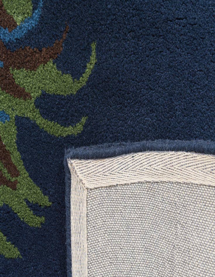Detail image of  7' 5 x 7' 6 Luna Square Rug