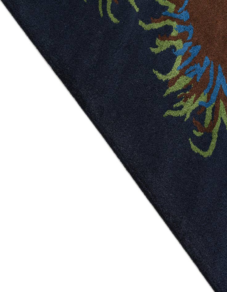 Detail image of  7' 6 x 7' 7 Luna Square Rug