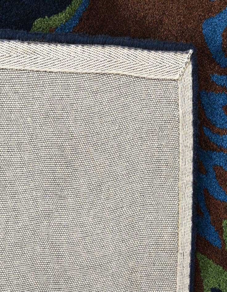Detail image of  7' 6 x 7' 7 Luna Square Rug