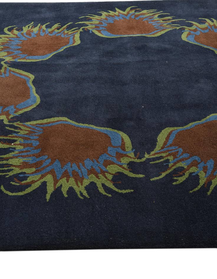 Detail image of  7' 6 x 7' 8 Luna Square Rug