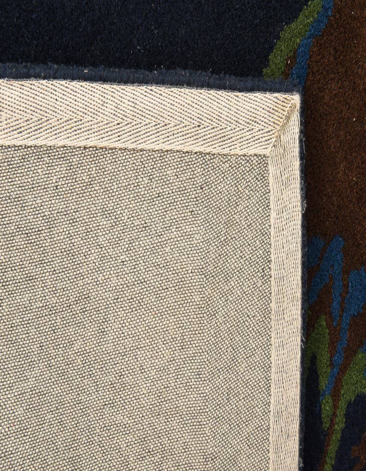 Detail image of  7' 6 x 7' 7 Luna Square Rug