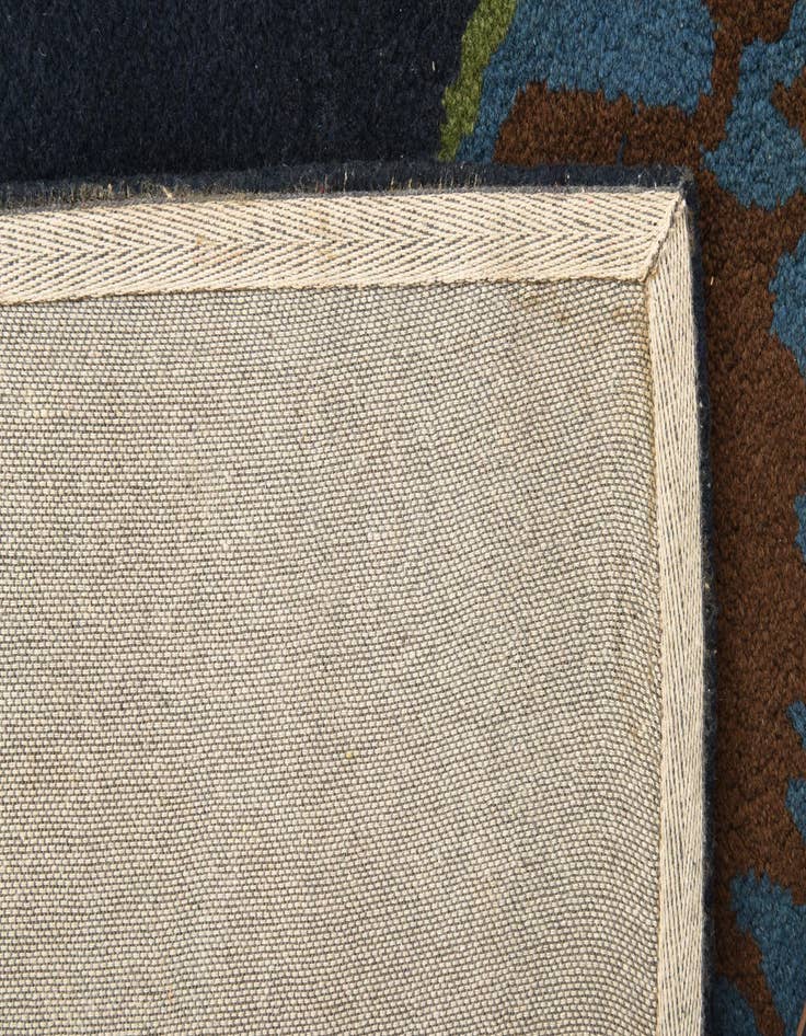 Detail image of  7' 4 x 7' 5 Luna Square Rug