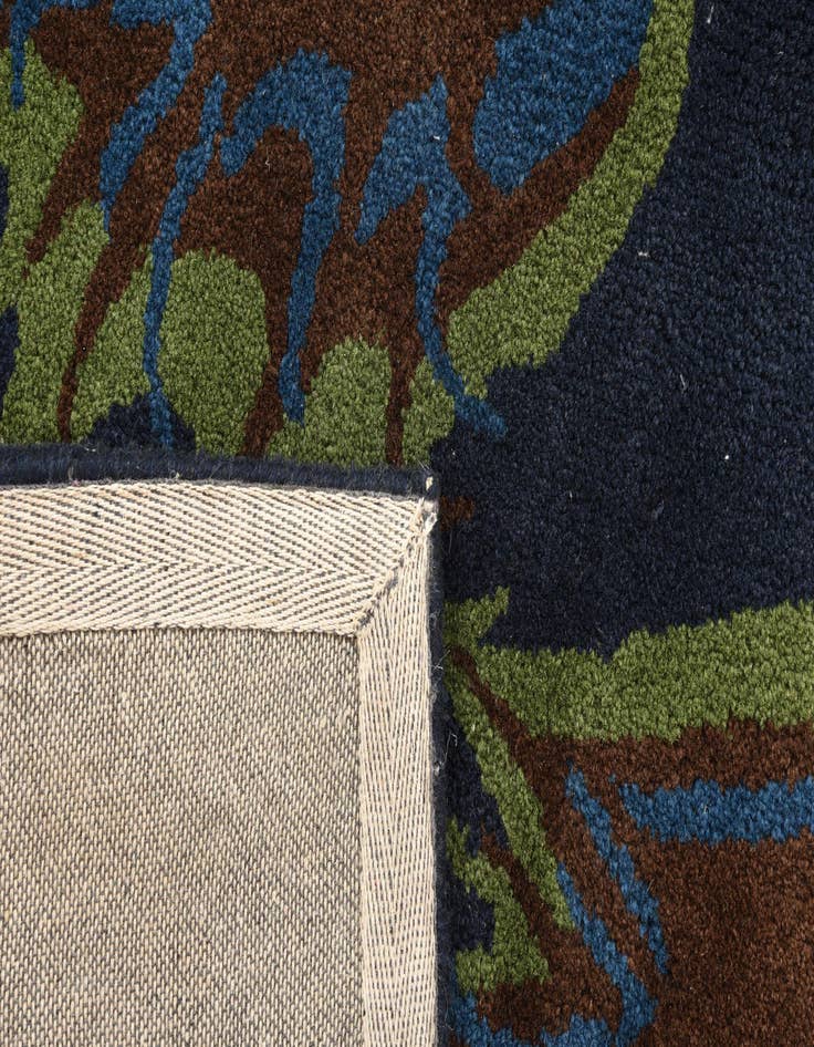 Detail image of  7' 6 x 7' 6 Luna Square Rug