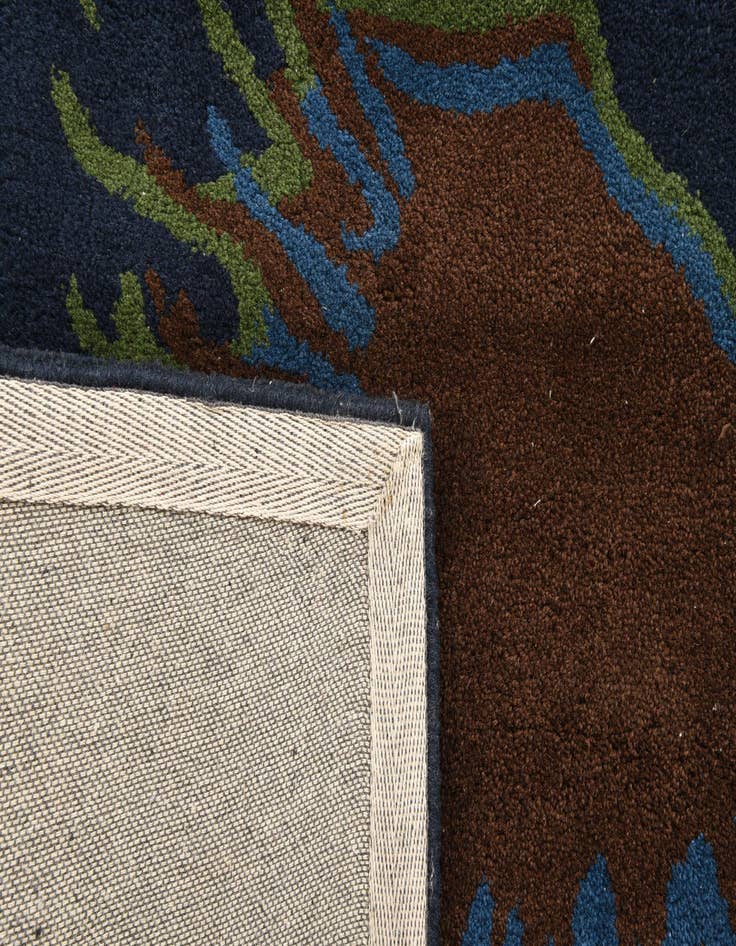 Detail image of  7' 6 x 7' 7 Luna Square Rug