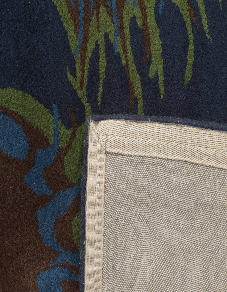 Detail image of  7' 6 x 7' 7 Luna Square Rug