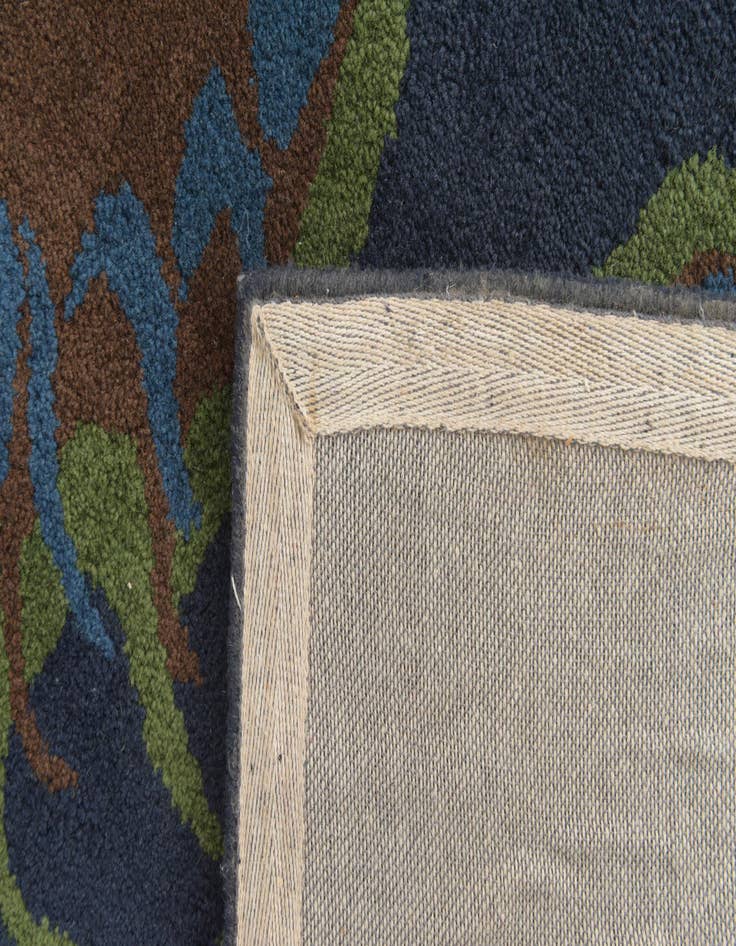 Detail image of  7' 6 x 7' 7 Luna Square Rug