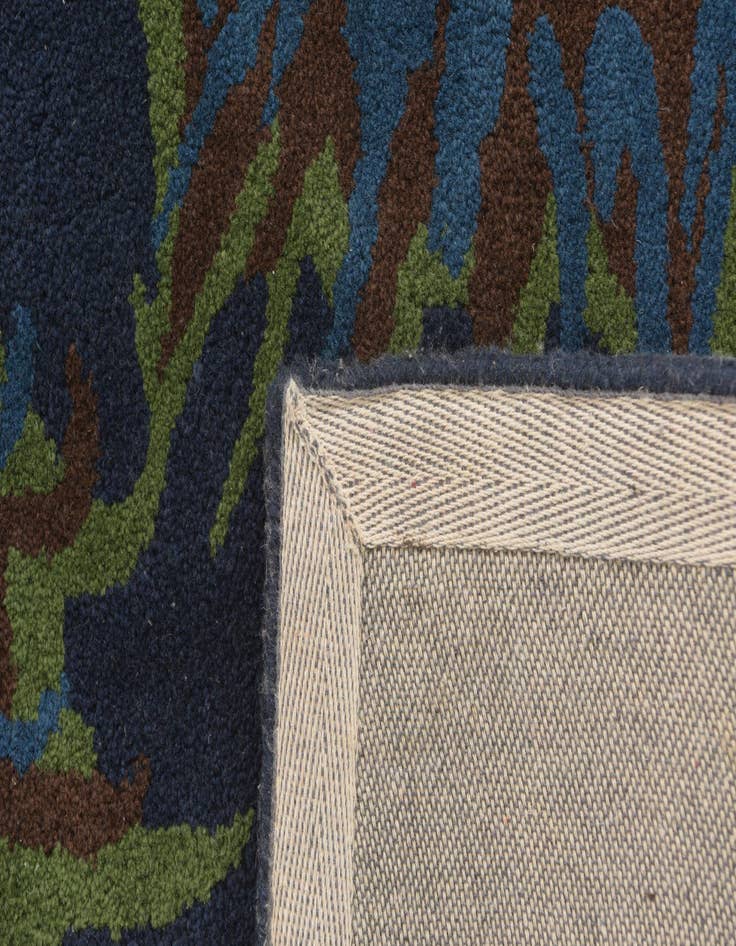 Detail image of  7' 6 x 7' 7 Luna Square Rug