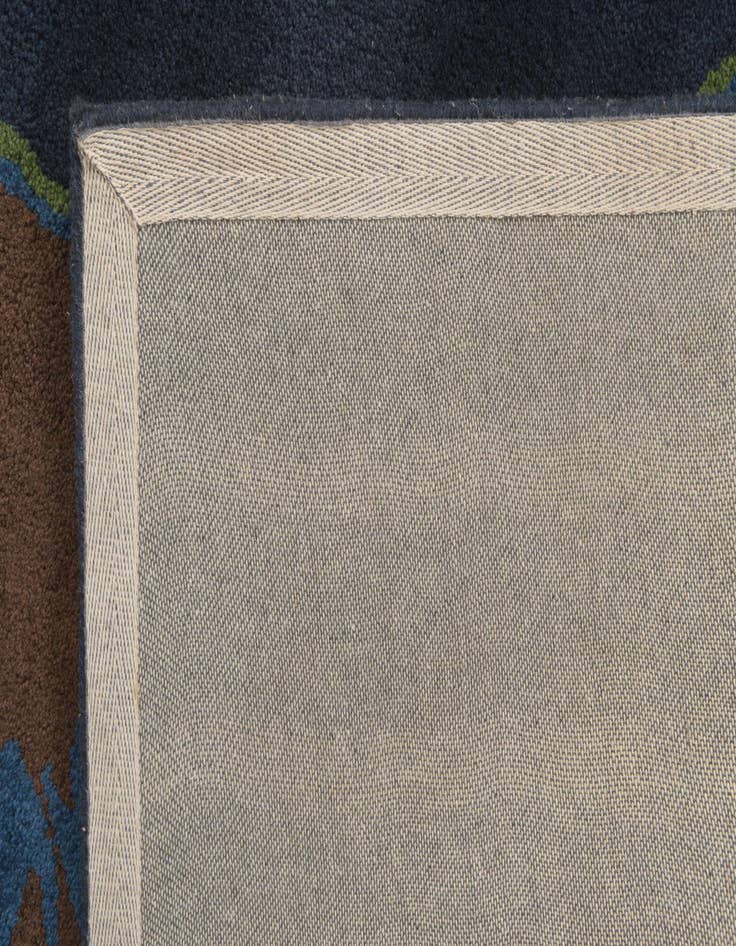 Detail image of  7' 6 x 7' 7 Luna Square Rug