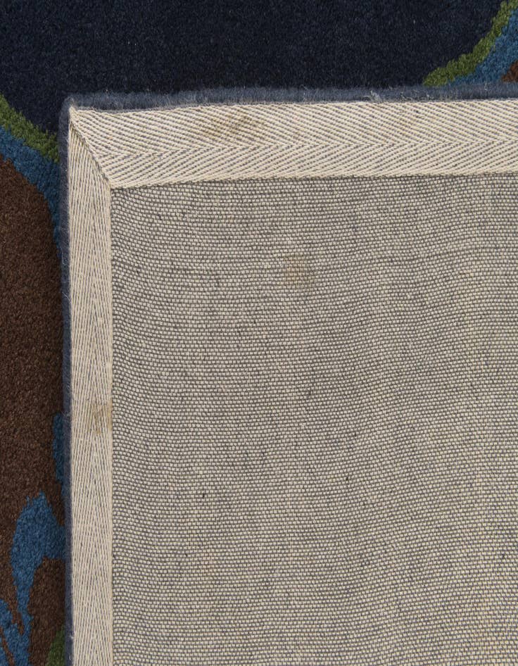Detail image of  7' 6 x 7' 7 Luna Square Rug