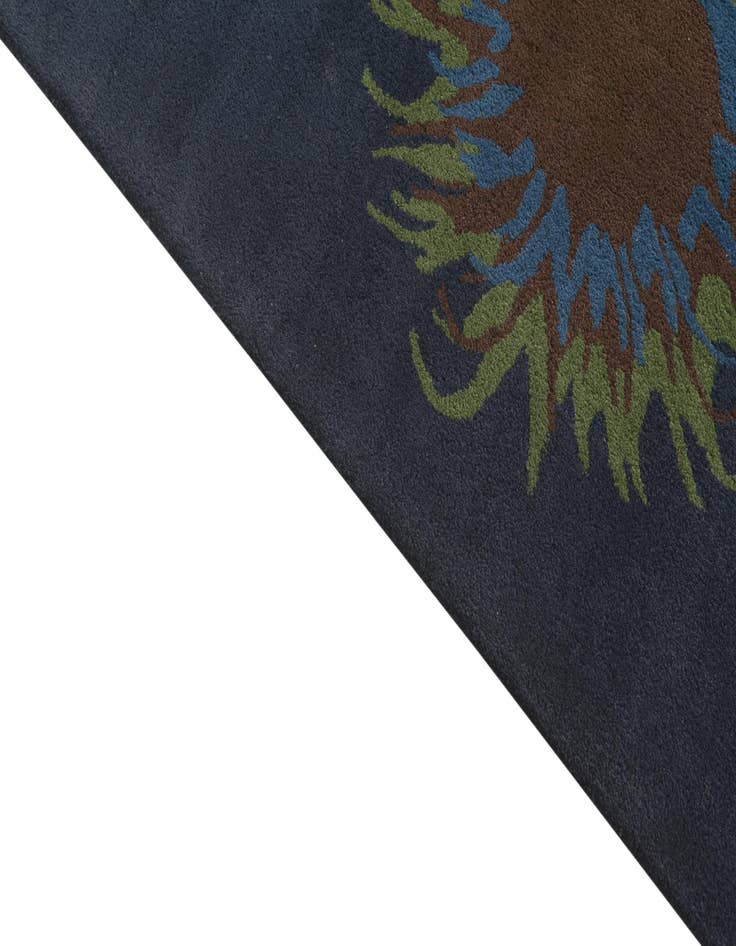 Detail image of  7' 6 x 7' 7 Luna Square Rug