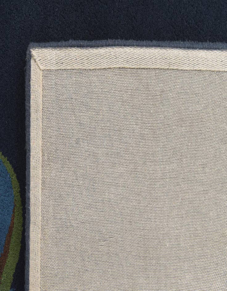 Detail image of  7' 6 x 7' 8 Luna Square Rug