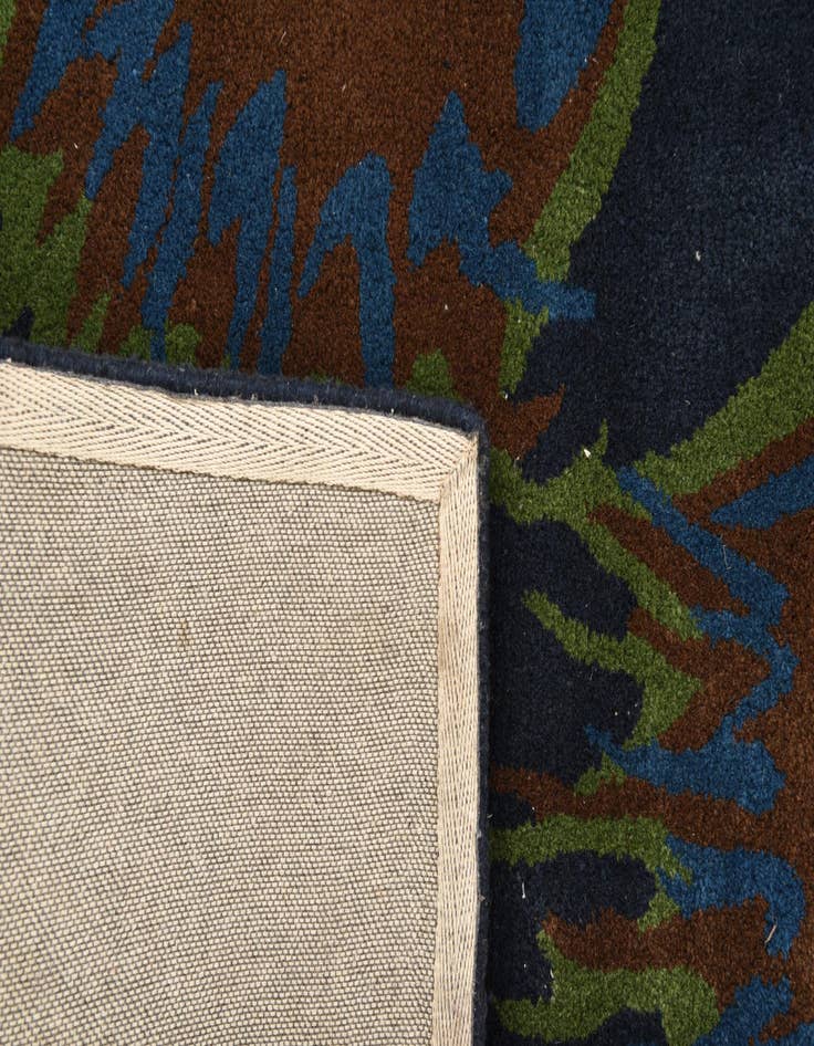 Detail image of  7' 6 x 7' 7 Luna Square Rug