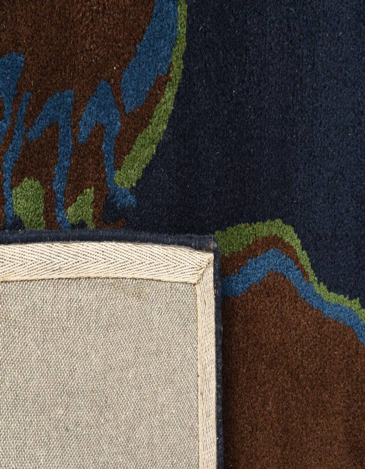 Detail image of  7' 6 x 7' 7 Luna Square Rug
