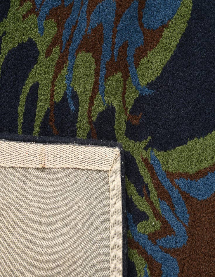 Detail image of  7' 3 x 7' 4 Luna Square Rug