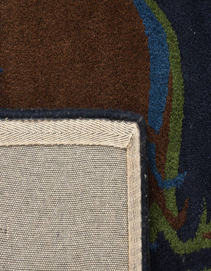 Detail image of  7' 6 x 7' 7 Luna Square Rug