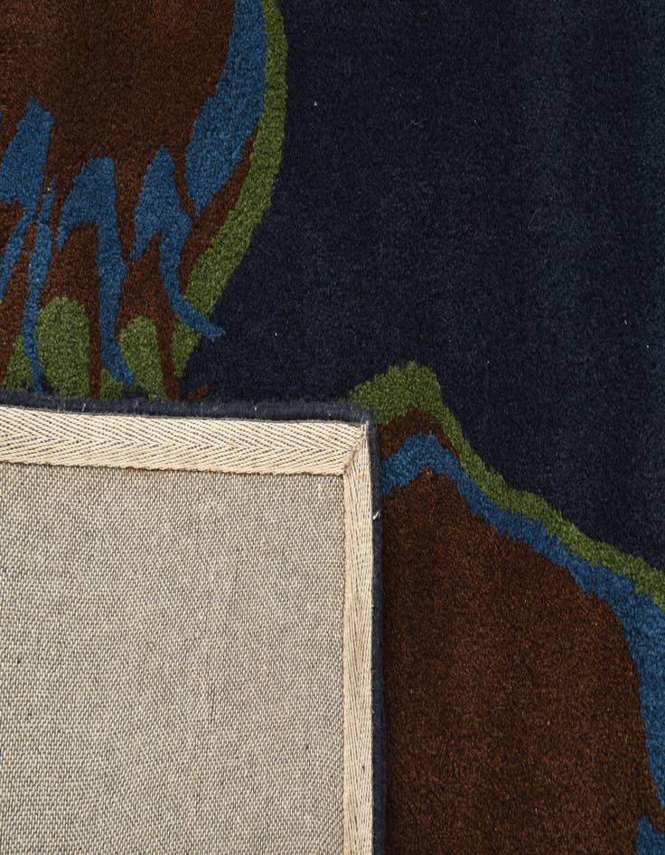 Detail image of  7' 6 x 7' 7 Luna Square Rug