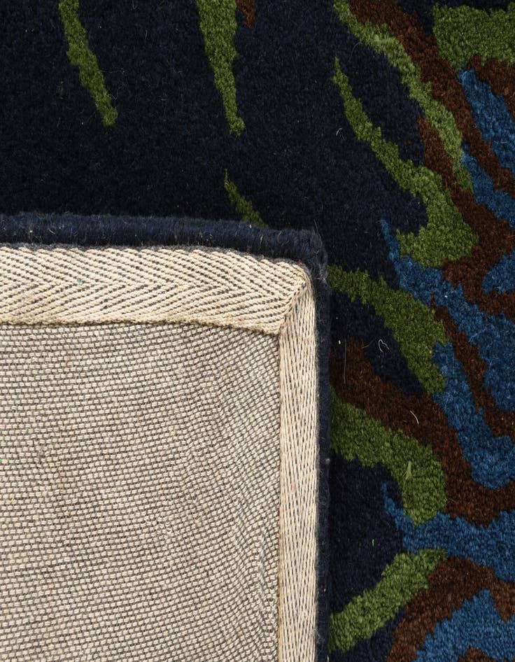 Detail image of  7' 6 x 7' 6 Luna Square Rug